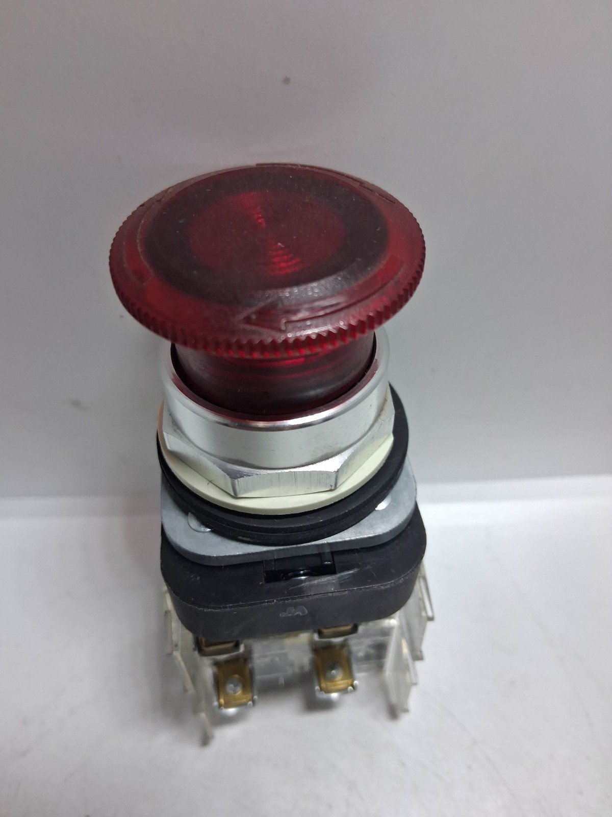 ALLEN BRADLEY 800T-FXTQ24RA5 PUSH PULL TWIST ILL RED 2 POS 2NCLB SERIES T