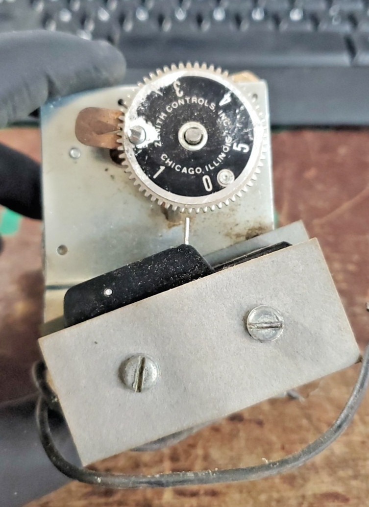 ZENITH FR-15S TIMING CONTROL 15A 250V 60HZ (TA68MS)
