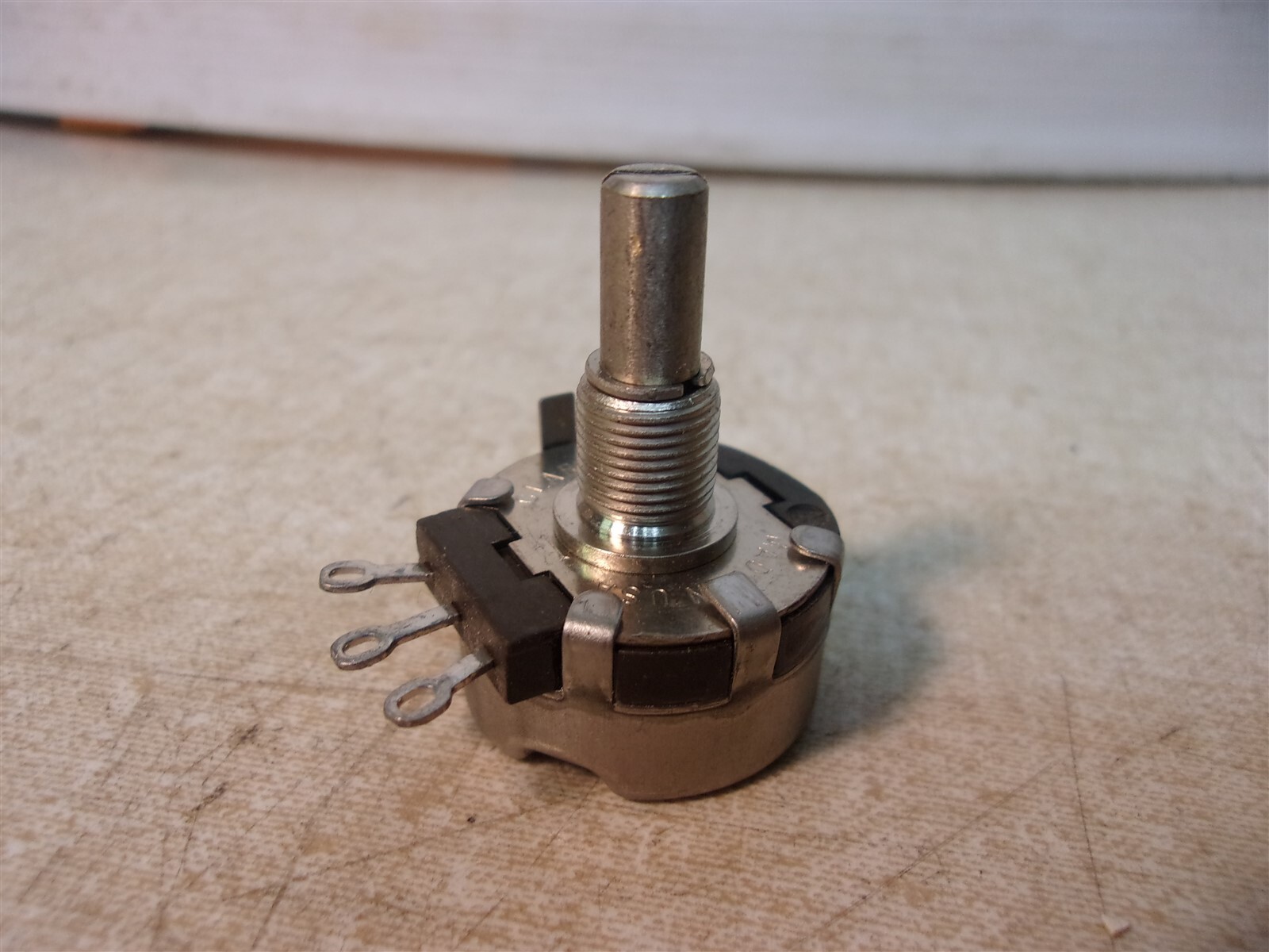 NEW Clarostat RV4NAYSD0204A S3C3-200K-S 19-8T20 Potentiometer *FREE SHIPPING*