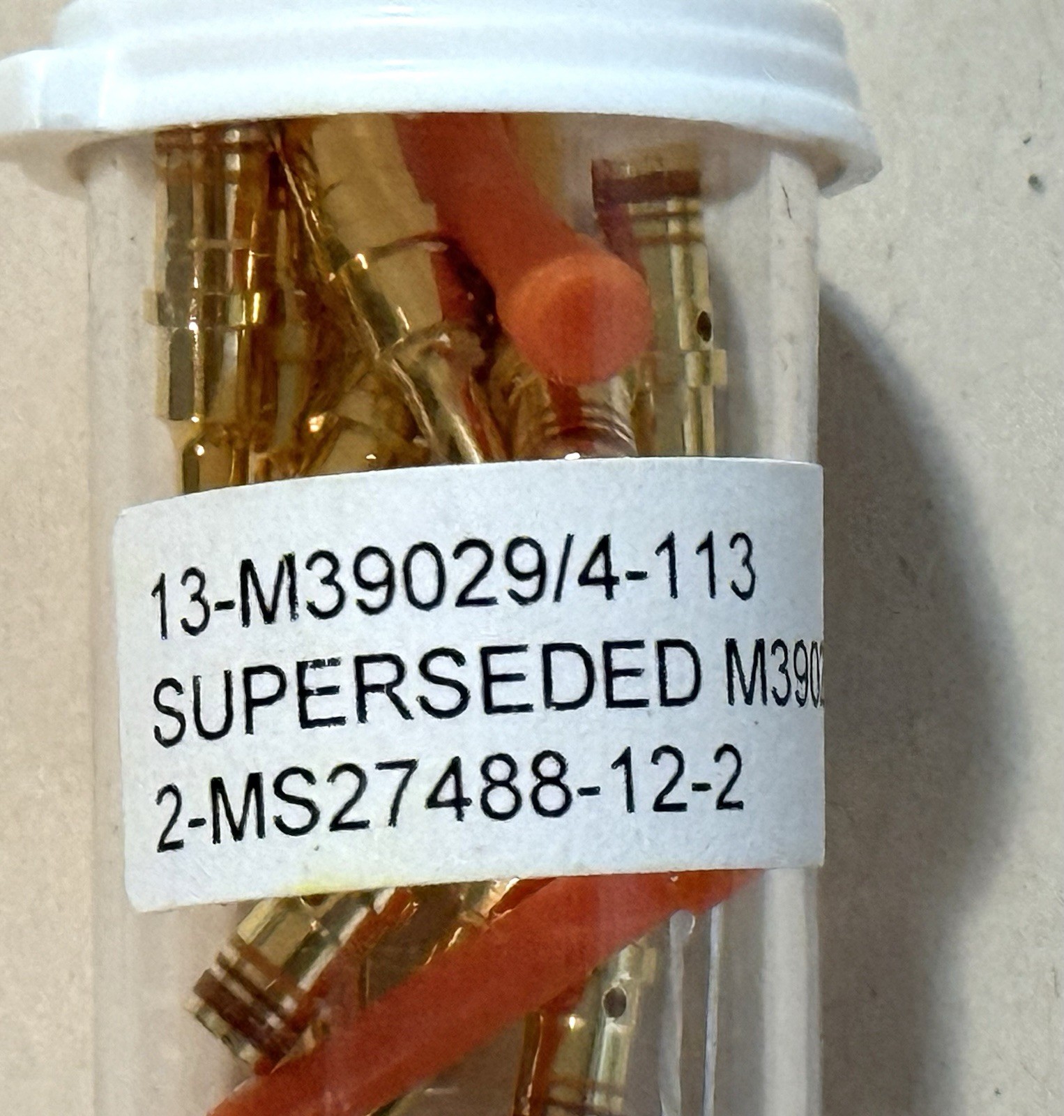 One SEALED AMPHENOL M83723/96W2212N 12 Position Circular Connector Plug