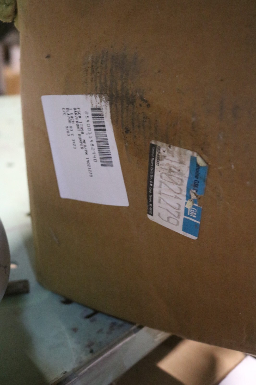 NOS GM Chevrolet 14021279 1981 – 82 C / K pickup blazer suburban front bumper