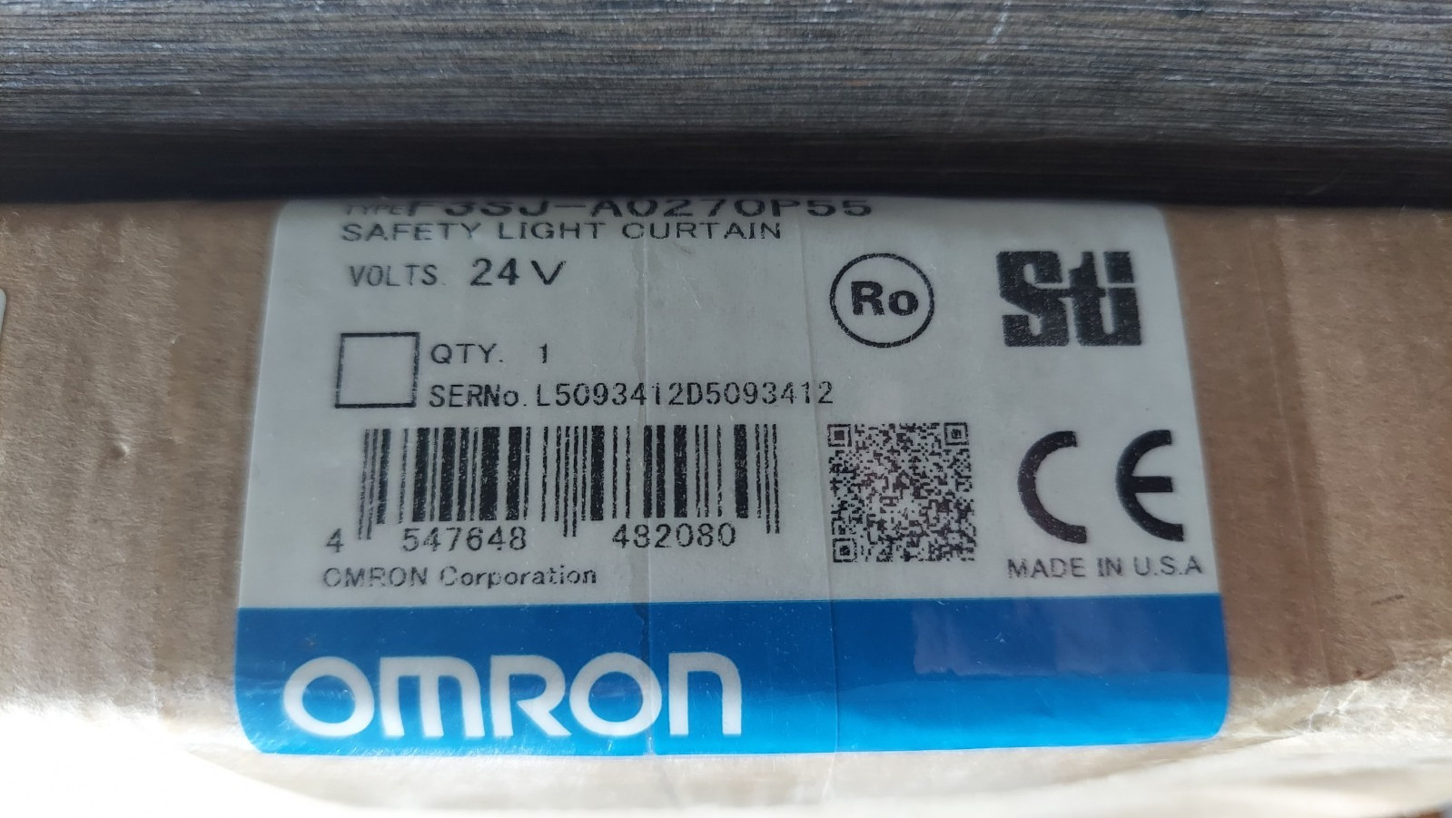 New Omron F3SJ-A0270P55 Safety Light Curtain