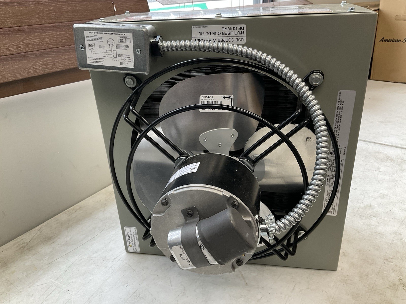 Modine HSB47SB01SA Hot Water (Hydronic) Unit Heater MINOR DENTS PLEASE SEE