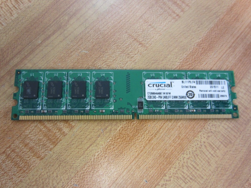 Crucial CT25664AA667.M16FM 2GB DDR2-667MHz DIMM Memory PC2-5300