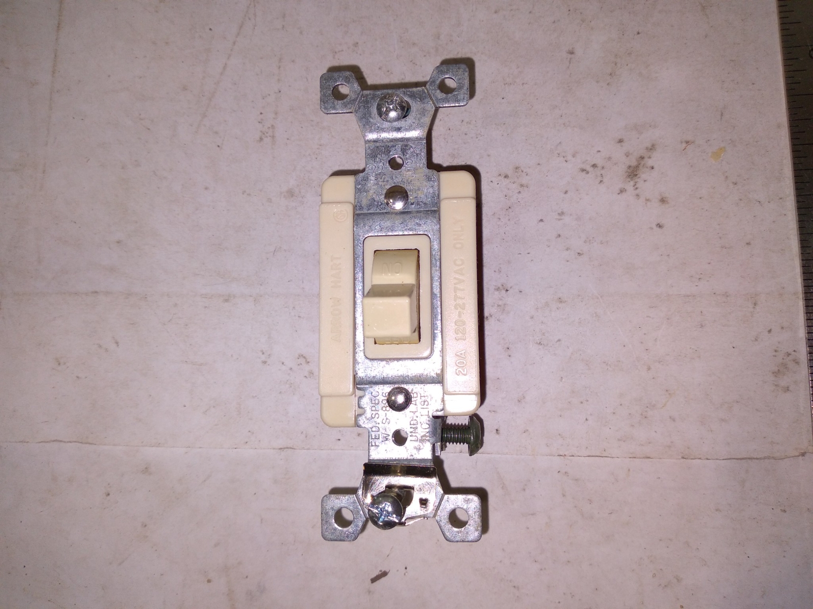 COOPER ARROW-HART AH1221I AC SWITCH 20A 120-277VAC SINGLE POLE IVORY “LOT OF 5”