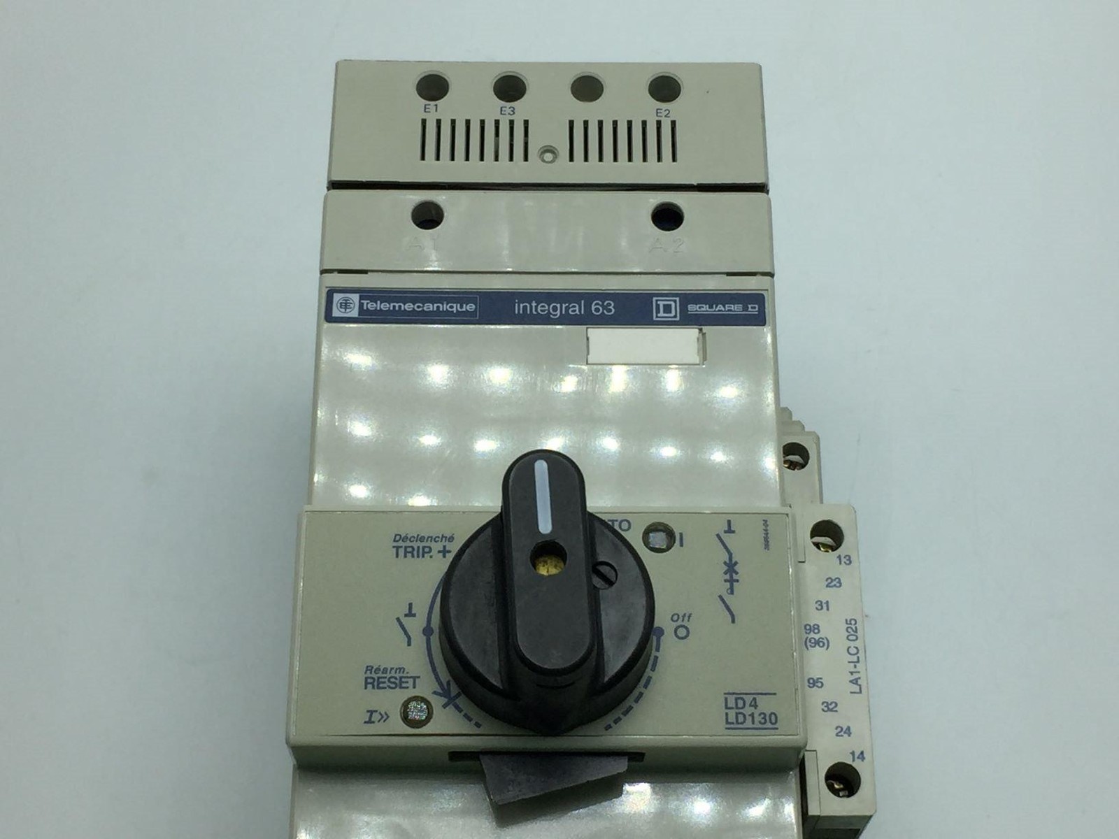 TELEMECANIQUE LD4-LD130BD & LB1-LD03M57 STARTER W/INTEGRAL STARTER OVERLOAD
