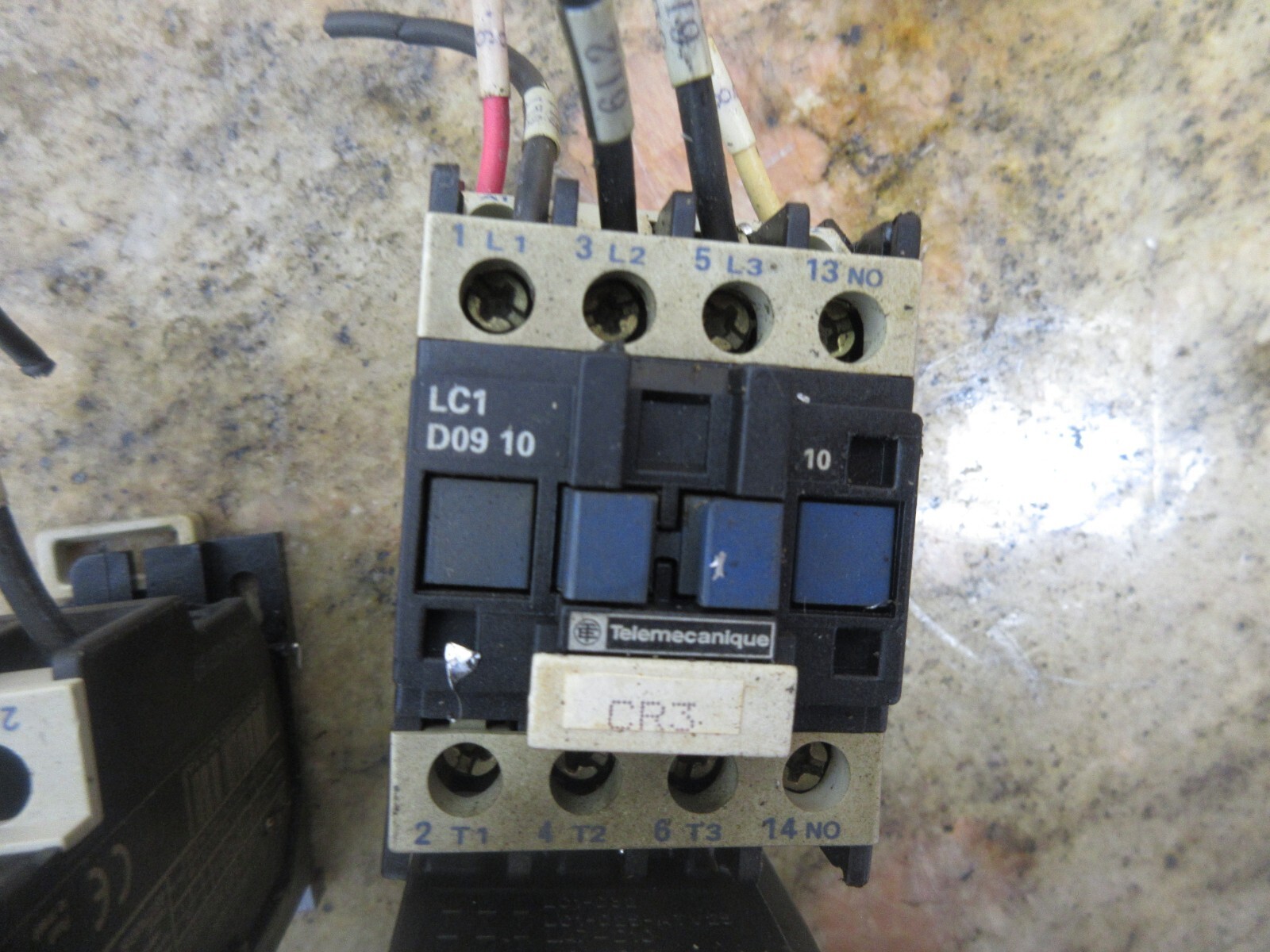 TELEMECANIQUE CONTACTOR LC1 D09 10 CR3 LR2 D13X6 LOT OF 2 PIECES