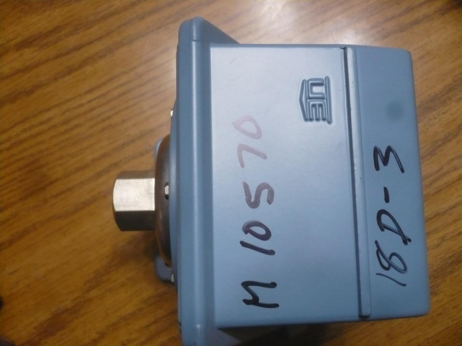 New United Electric UE J400-553 Pressure Switch Controller
