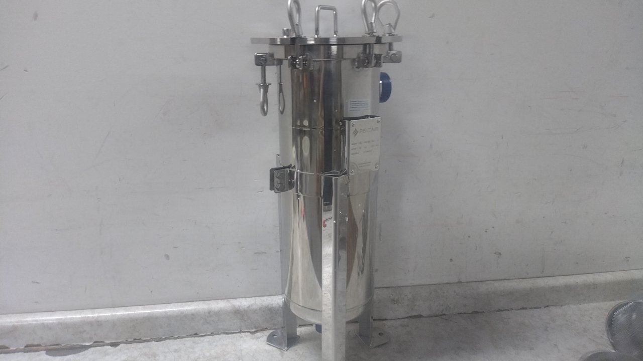 Pentair/Pentek ES12NA415-75 2 In NPT Connection 90 GPM Bag Filter Housing
