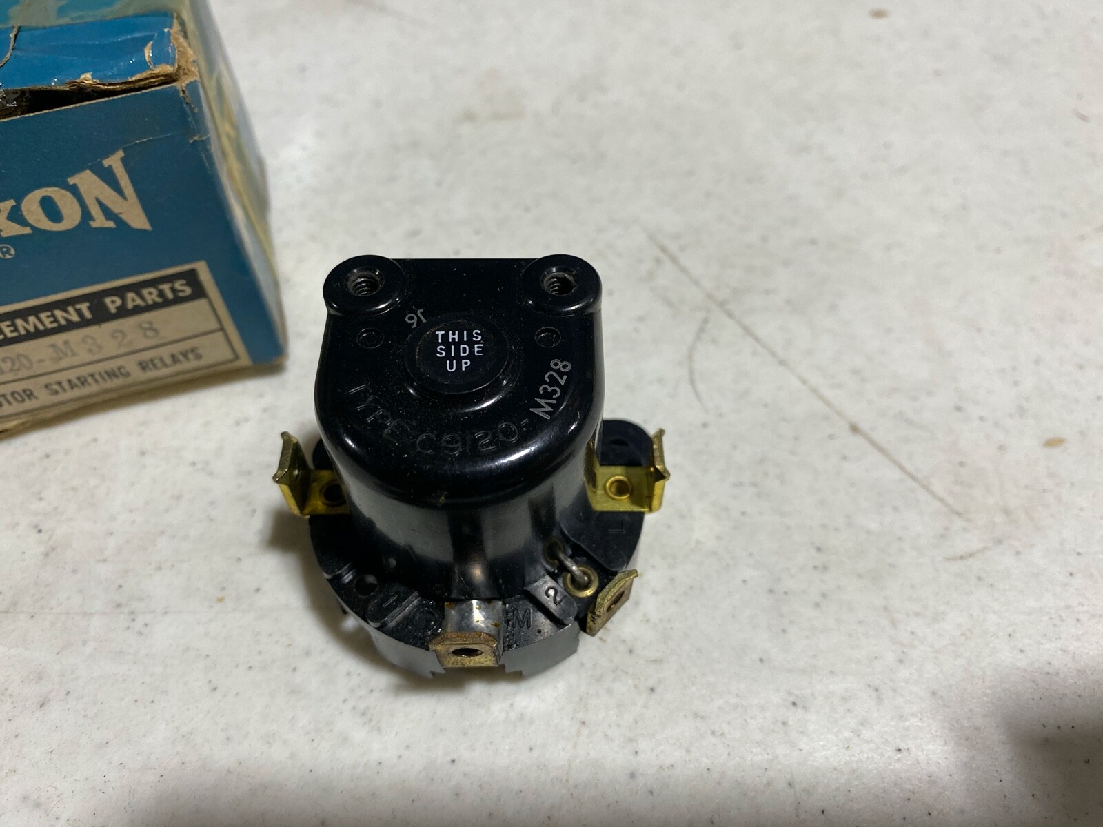 One (1) KLIXON Motor Starting Relay C9120-M328, NOS in box