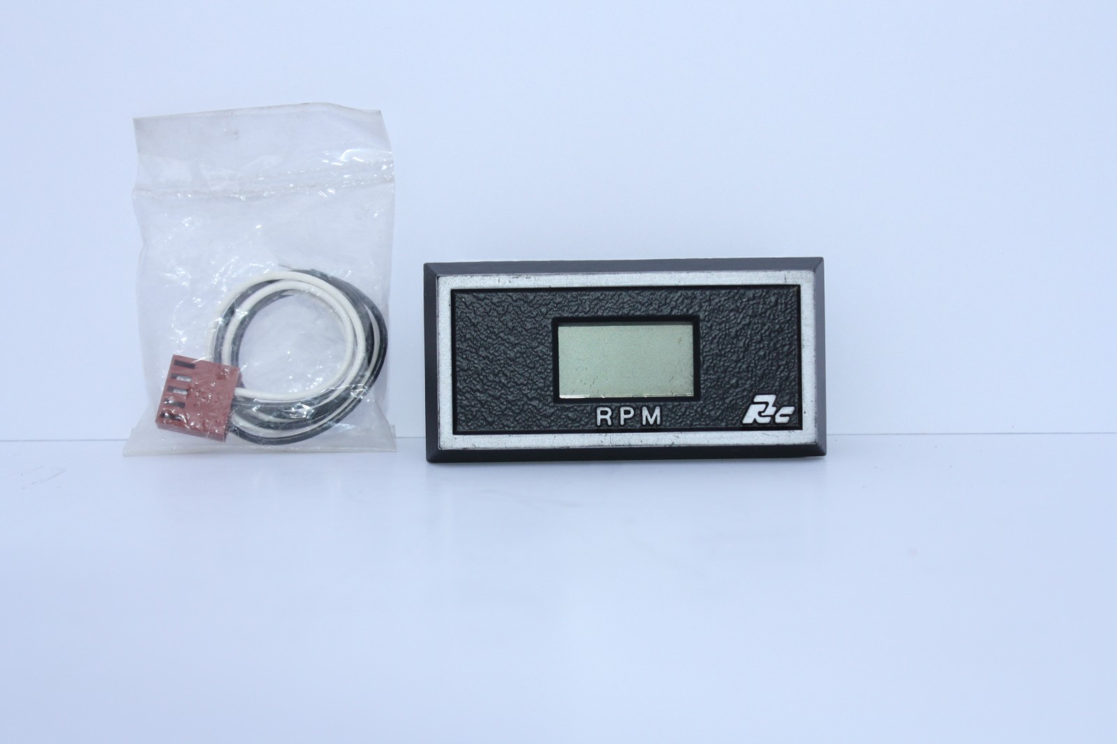 RED LION CONTROLS DITAK-5 4 DIGIT RPM/TACHOMETER Gauge Car INDUSTRIAL HEAVY DUTY