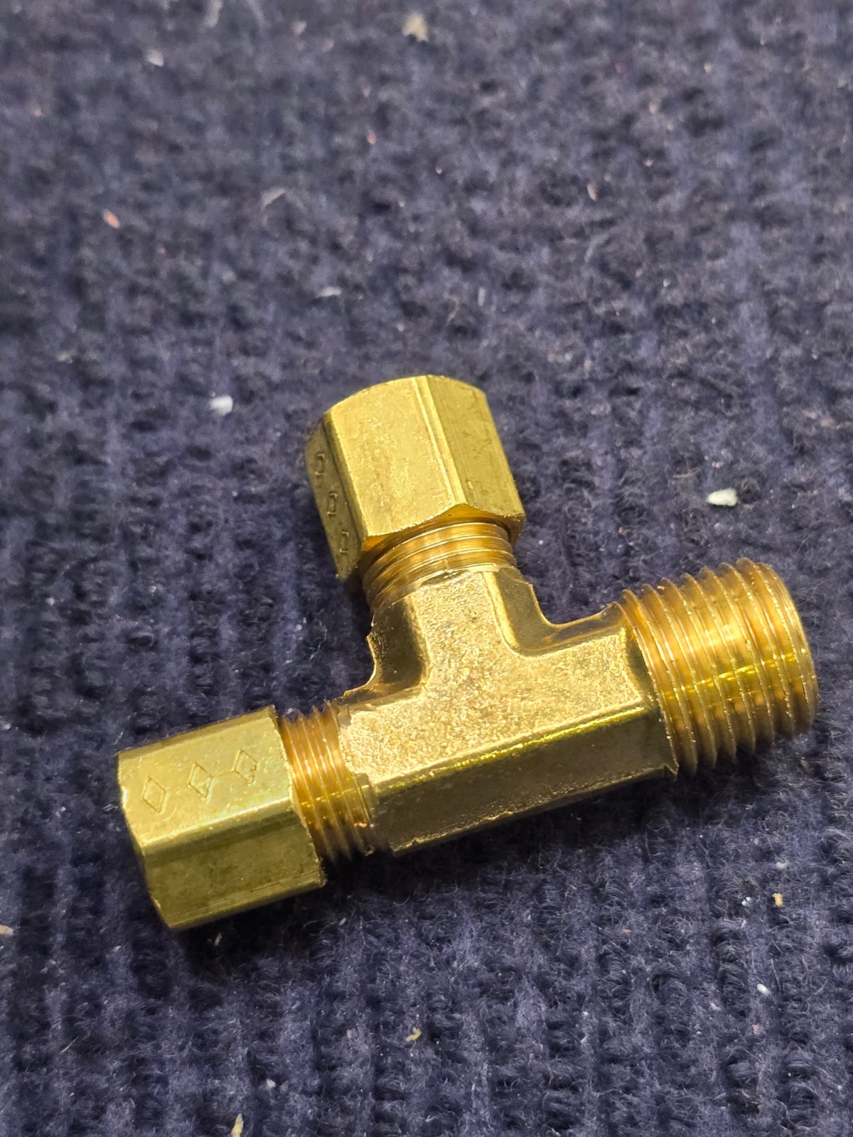 (QTY 40) Coronet 71-44 Compression Tube to Male Pipe Run Tee 1/4″ OD x 1/4″ MPT