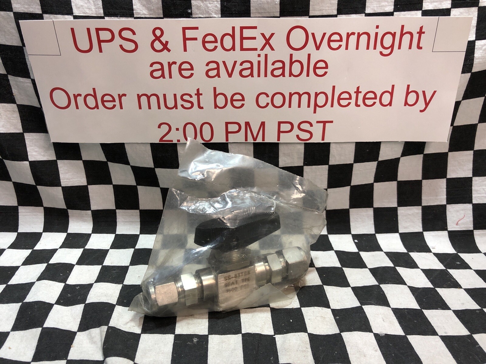 SWAGELOK Quarter-Turn Instrument Plug Valve, B-8P6T, B8P6T, Shipsameday#1542Q2