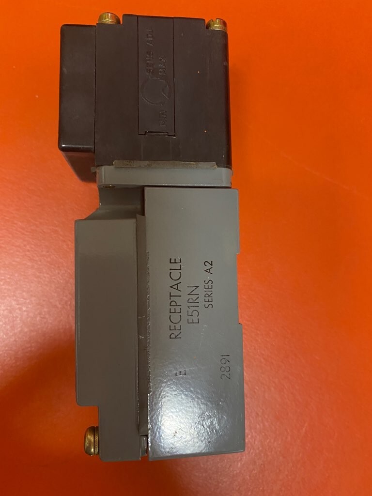 CH Cutler Hammer E51SNL Limit Switch on E51RN Receptacle With E51DF33 Head