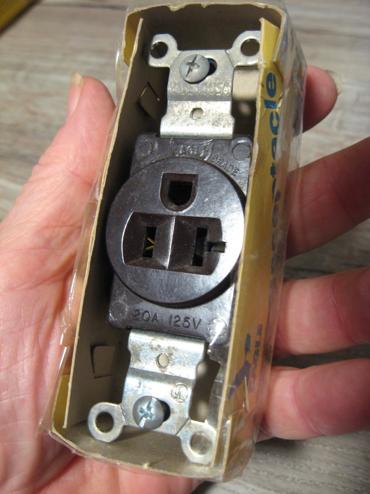 Eagle Electric Round Single Ground Receptacle 20A-125V Brown