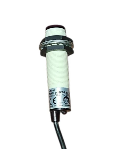 OMRON E3FN-P18KDR3T-WP-BL PHOTOELECTRIC SWITCH