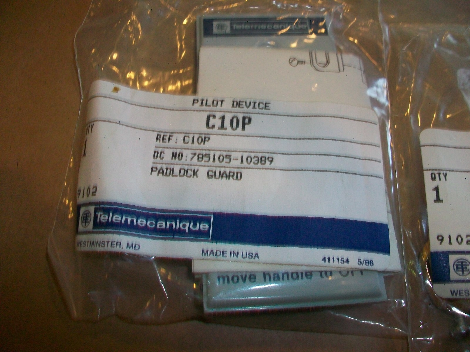 4PC TELEMECANIQE PADLOCK GUARD C10P NEW