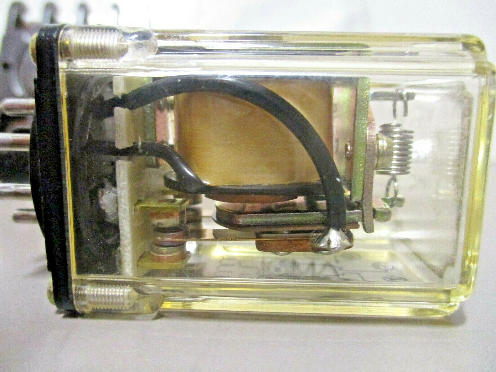 Sigma 50R02-115AC-SC0 28VDC/115VAC Relay with Socket 146-103 Amphenol