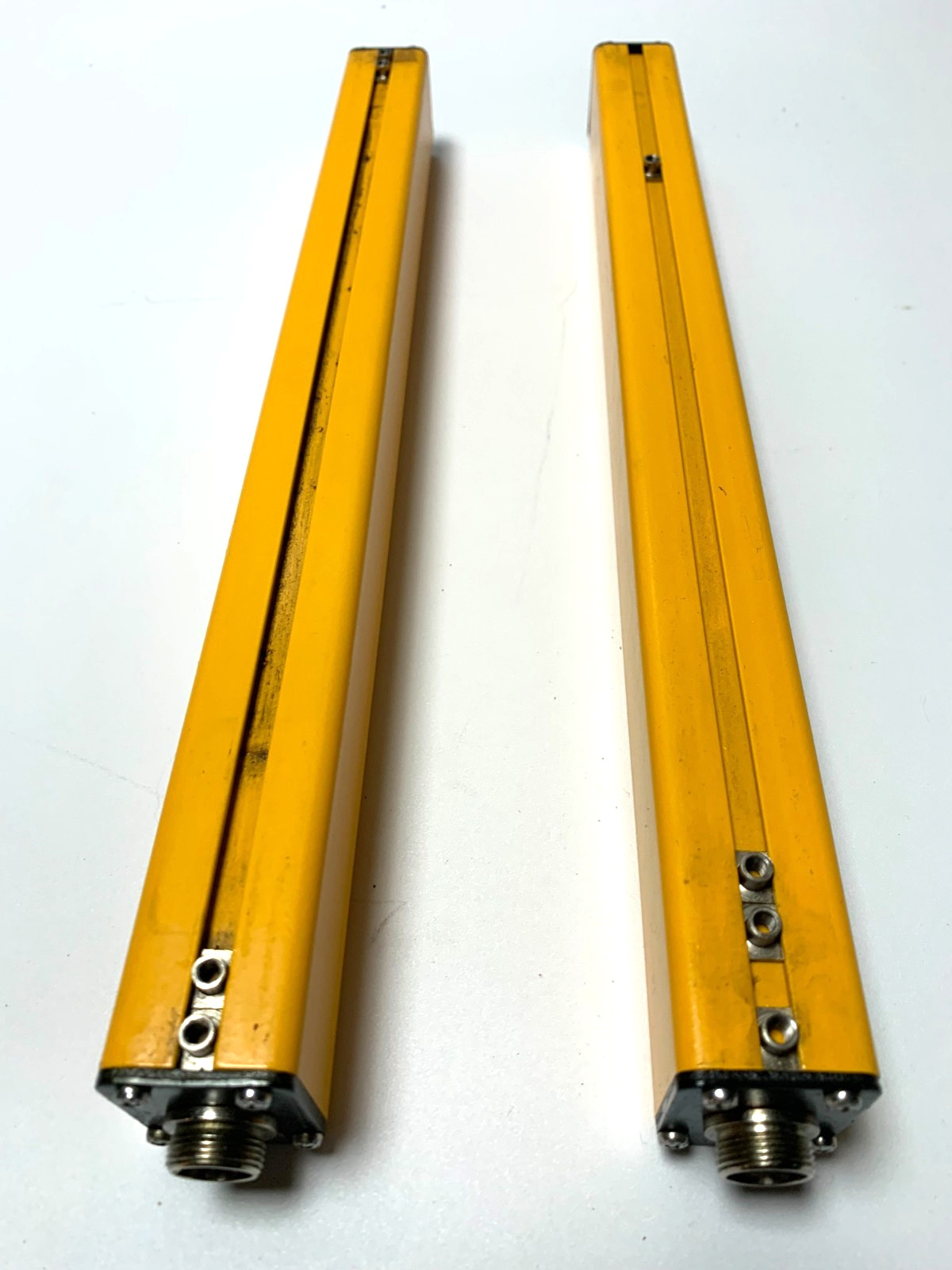 Nice! Orbital CE-3-D-1-C-4-M Safety Light Curtain Set – Emitter and Receiver