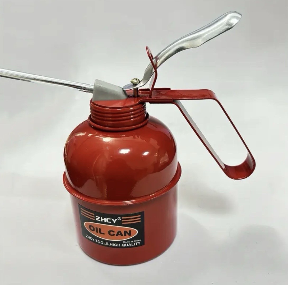 Professional Steel Construction Hand Pump Oiling Can 16.9oz. Capacity Oiler Can