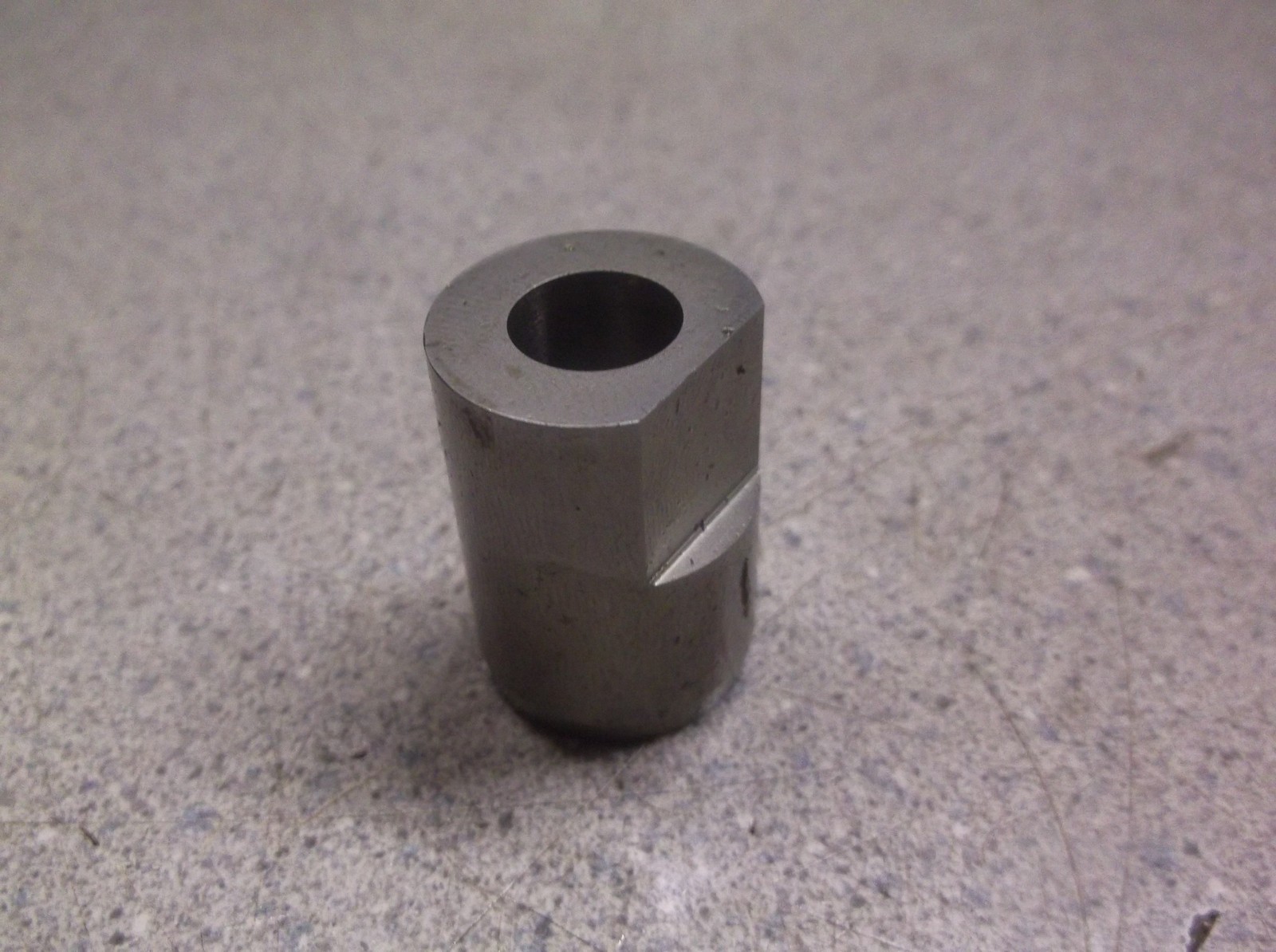 Moeller Tool & Die Cutter Punch RND 20 Dia x28 P=10.3 B=3 Flat .093x.500 GM52028