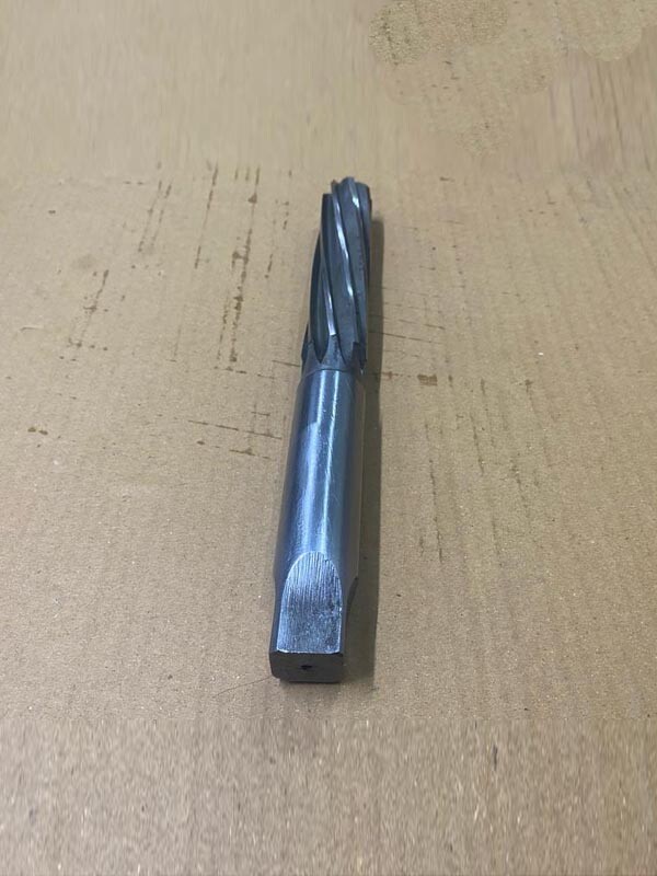 HSS 26 MM Parallel Shank Hand Reamer Spiral Flute- Cut Edge 124 MM-Length 231 MM