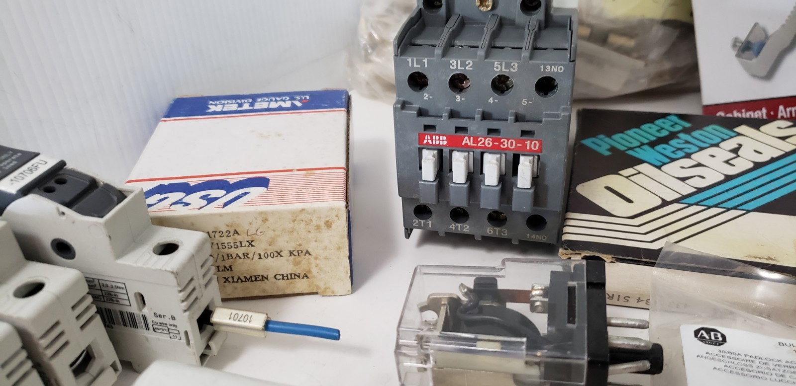 LARGE ASST. GLIX, USG, HANSON, G.E., AMETEK, ABB., A.B. & OTHER INDUSTRIAL