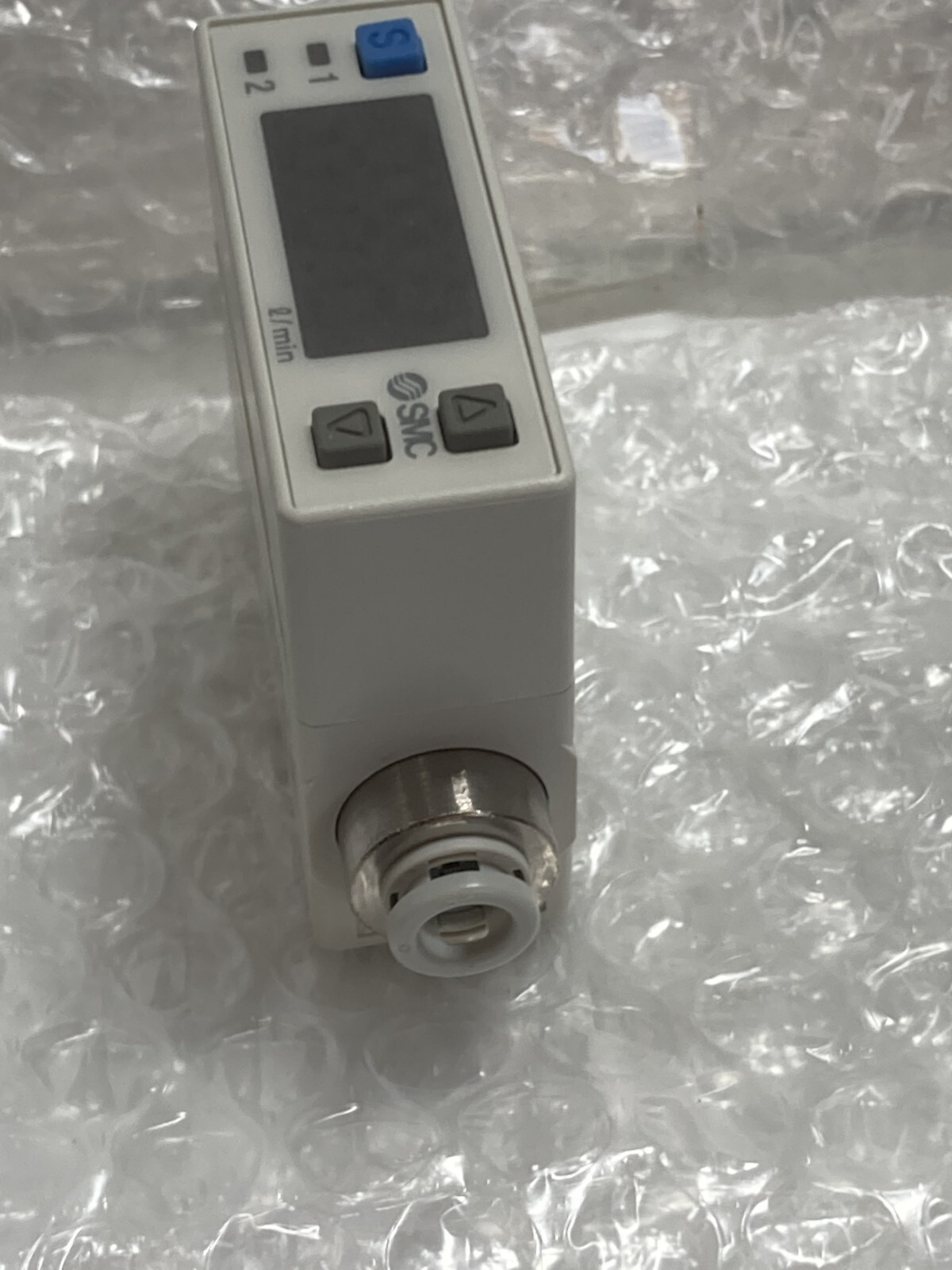 SMC PFM710-C6-F DIGITAL FLOW SWITCH 24VDC 2 COLOR DISPLAY 0.2-10 L/MIN NIB