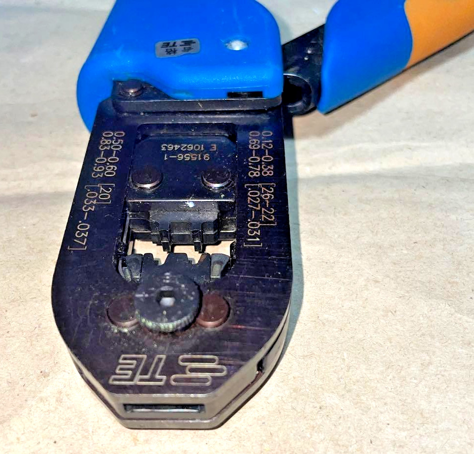 TE Connectivity / AMP Brand 91556-1 CCII 20-26 AWG Tyco Excellent