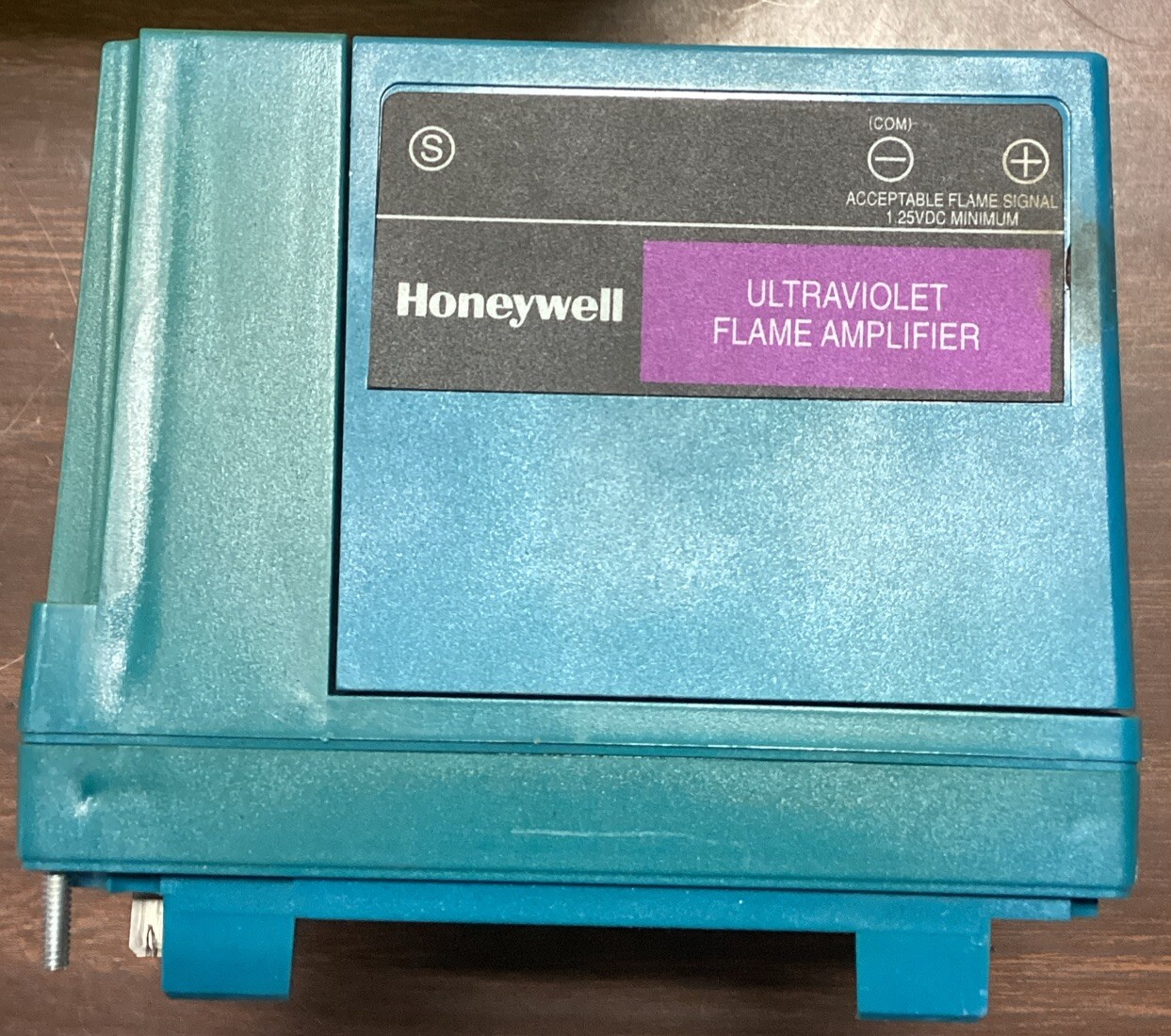 Honeywell Ultraviolet Flame Amplifier RM7890 A 1015