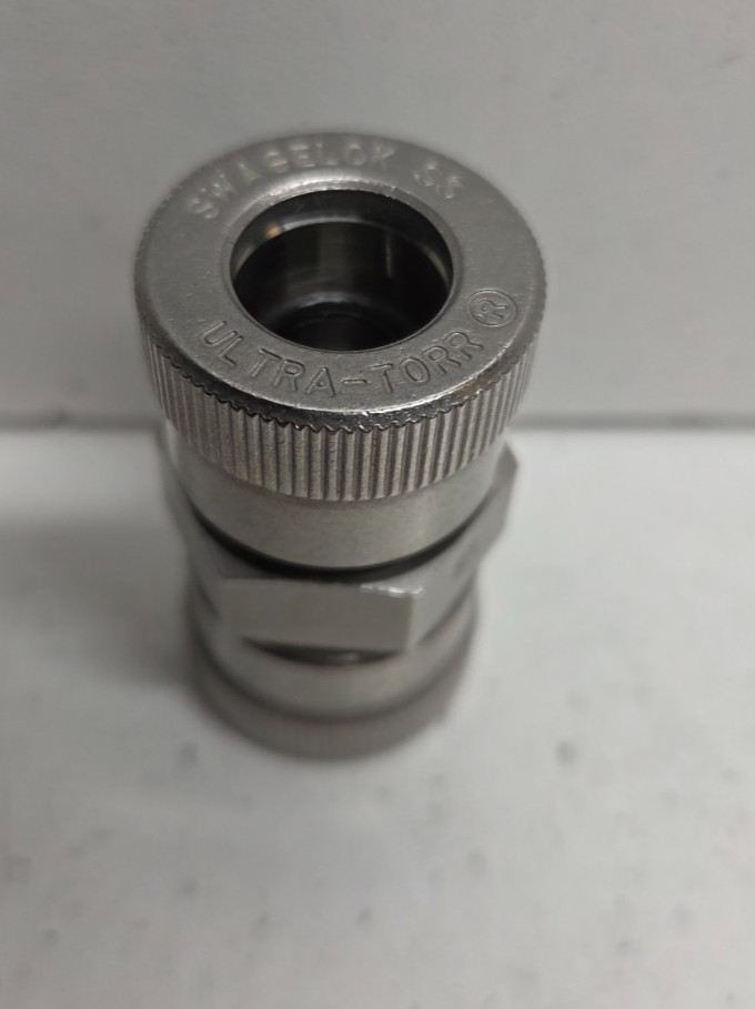 NEW NO BOX! SWAGELOK 1/2″ TUBE OD ULTRA-TORR VACUUM FITTING UNION SS-8-UT-6