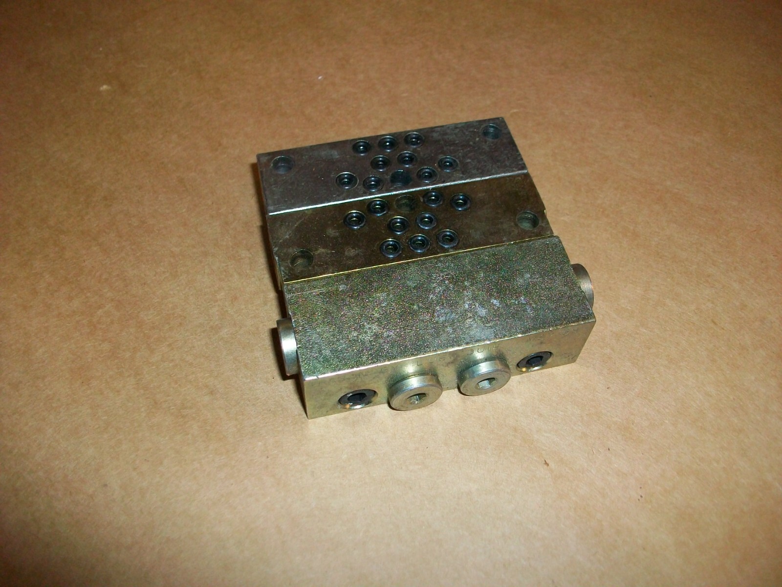 TRABON Lubriqip Lubricator Block MSP-5P NEW