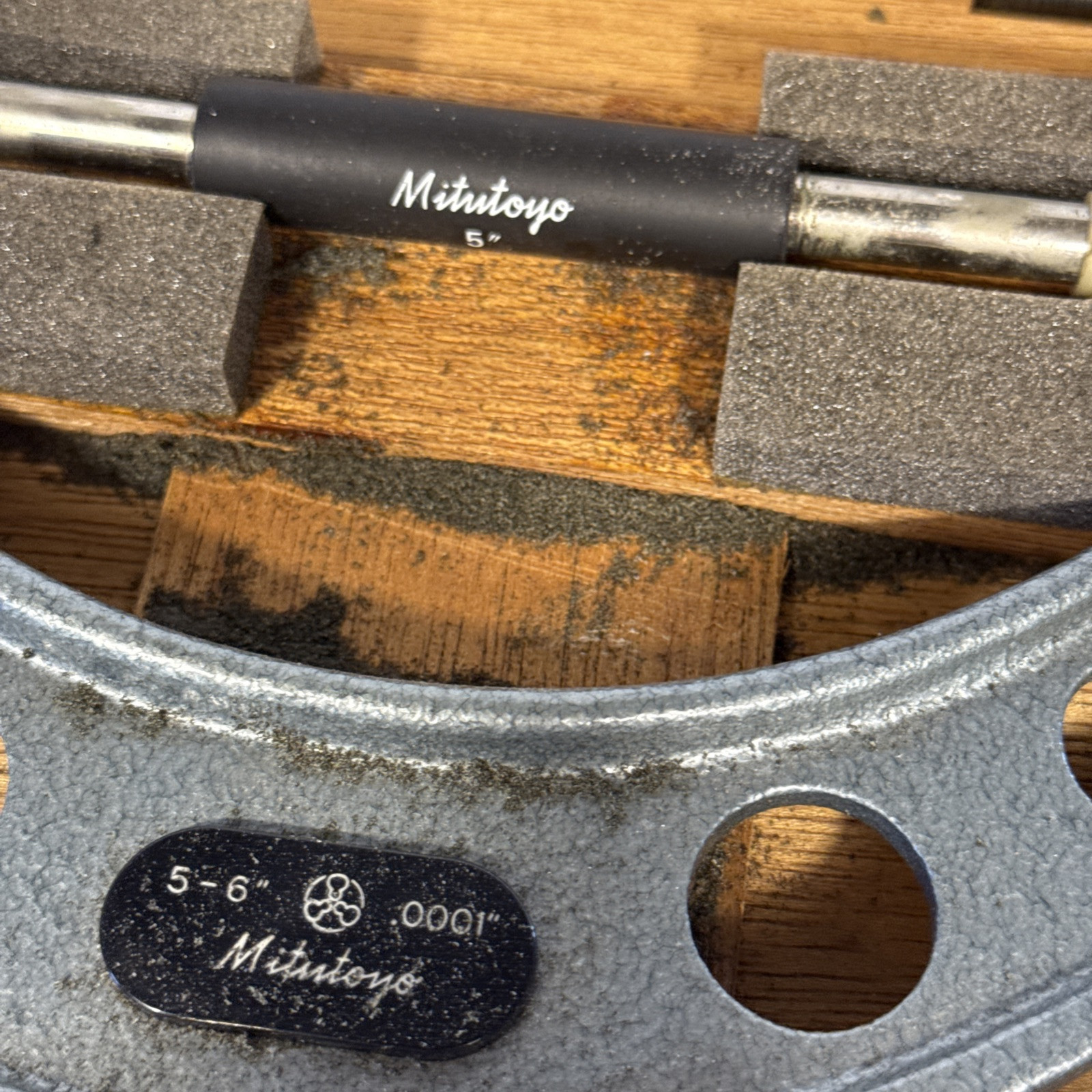 MITUTOYO 193 OUTSIDE MICROMETER. 5″-6″ With Wooden Case And Manual