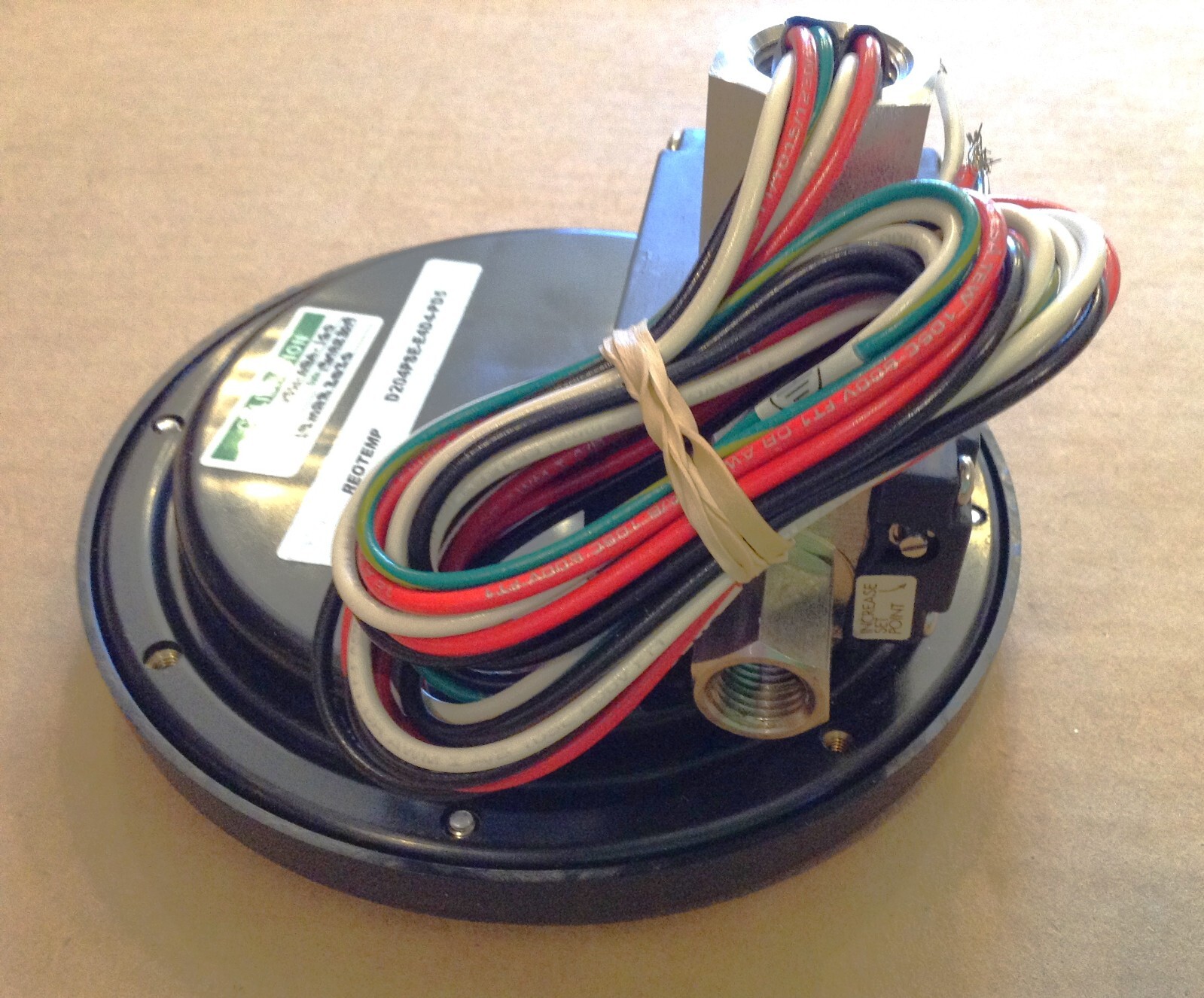 Reotemp Differential Pressure Gauge D204PSE-E4D4-PD5 New 0-5 PSID Elec Haz. Loc.