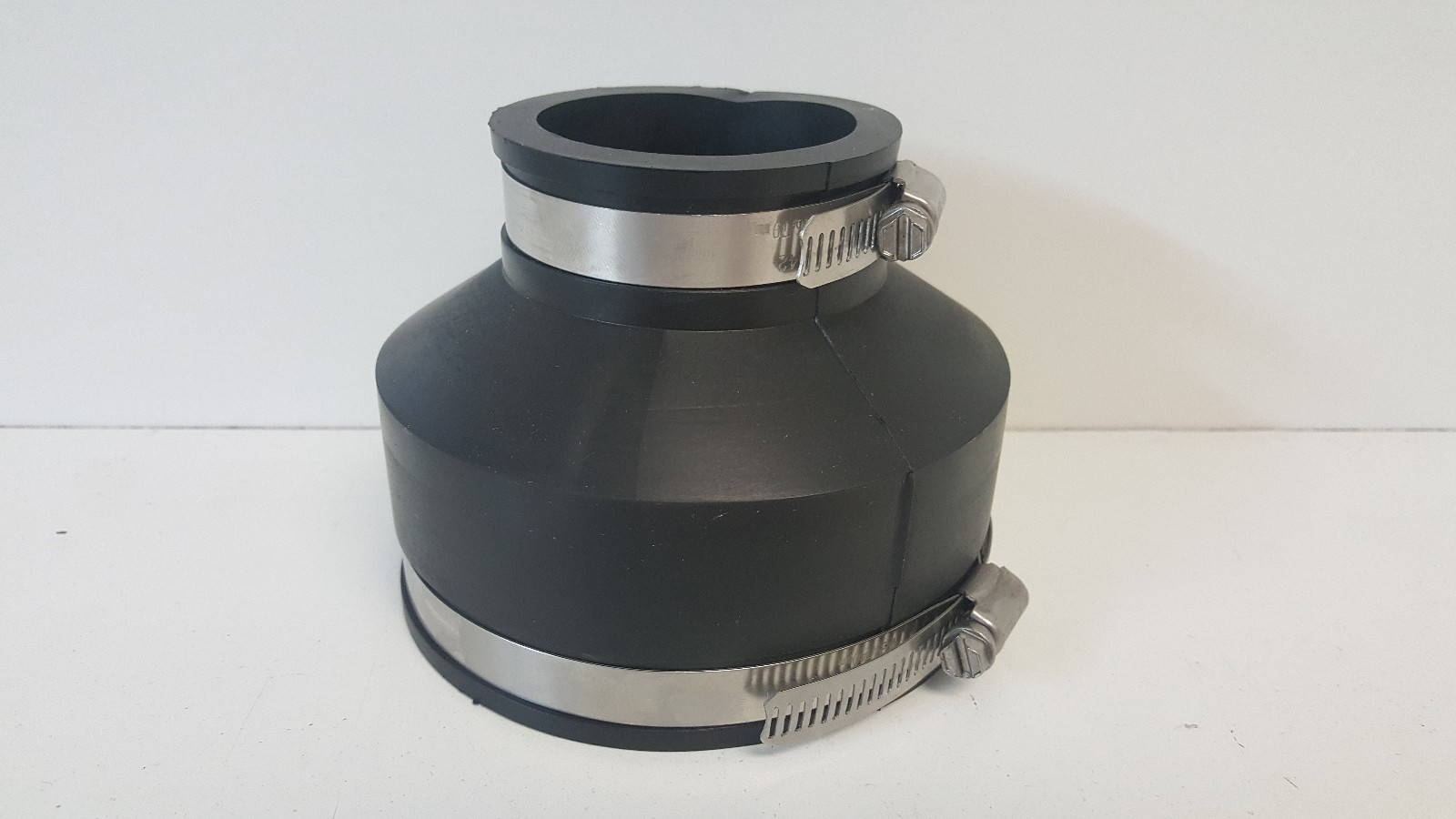 NEW OLD STOCK! FERNCO 4-3/8″ TO 2-1/4″ FLEX COUPLING SBCCI-7289