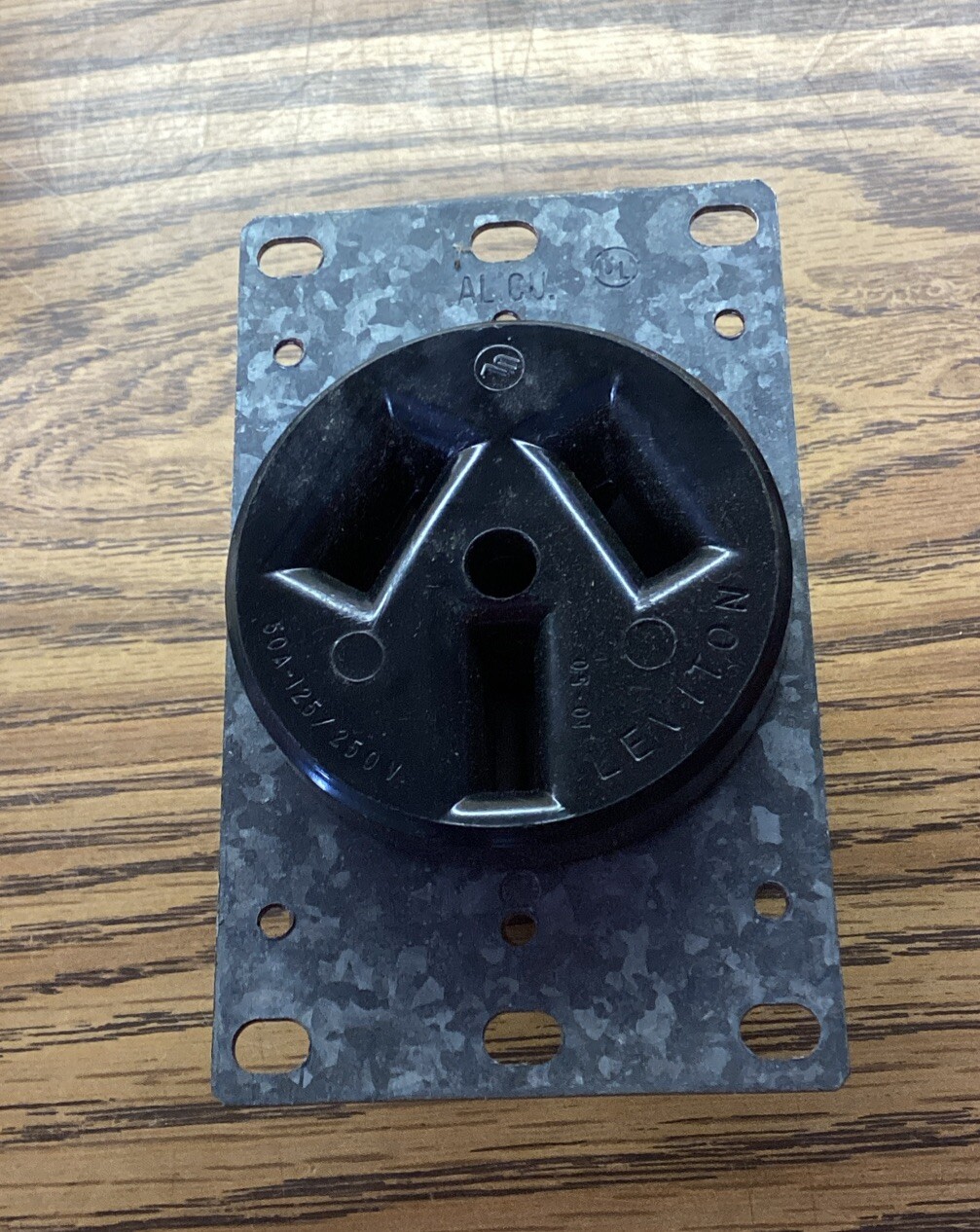 NOB Leviton 98479-90-20-37 Duplex Receptacle Outlet