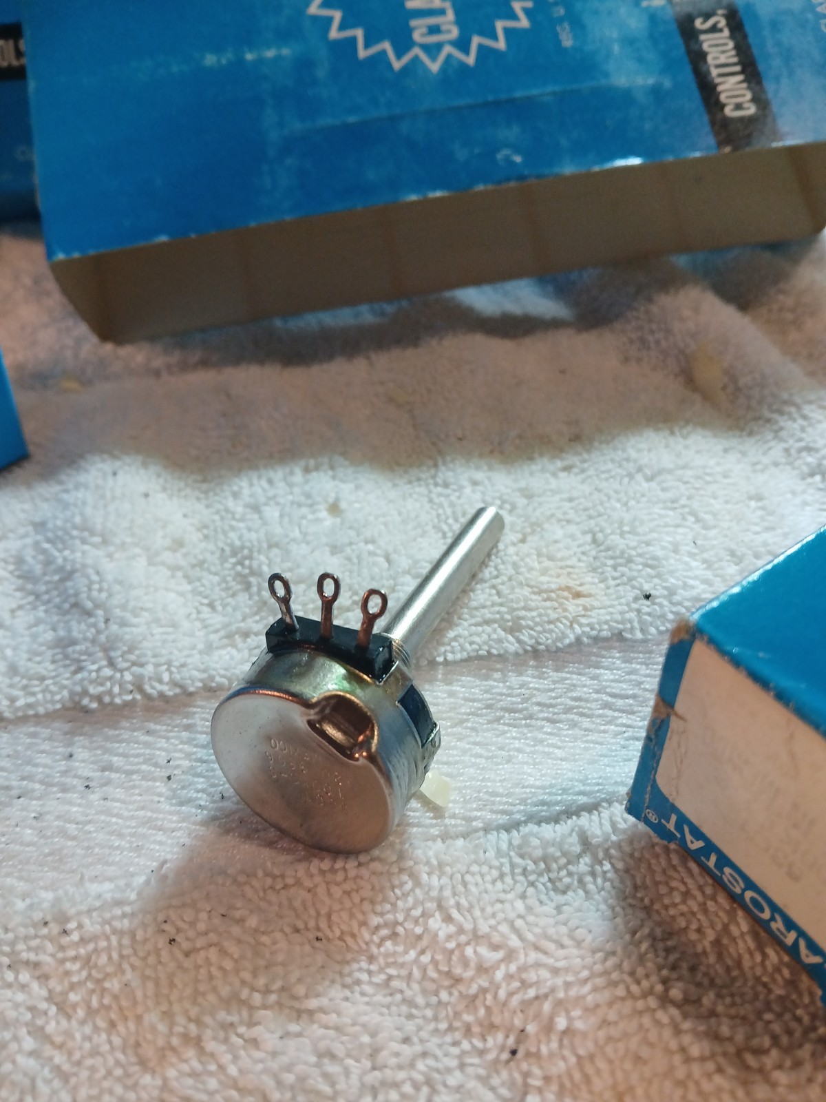 CLAROSTAT ROTARY POTENTIOMETER 53C1, NEW OLD STOCK ! *SOLD IN 5 PACK AS SHOWN
