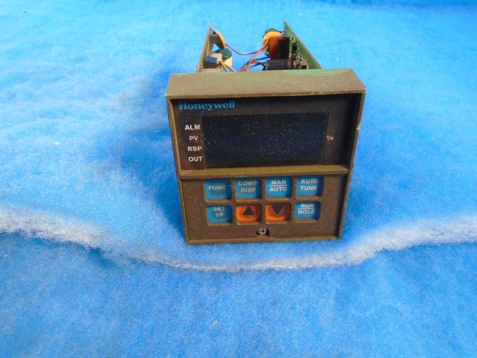 NOS HONEYWELL DC3003-0-000-1-DIN-0111 DIGITAL TEMPERATURE CONTROL 1YR WARRANTY