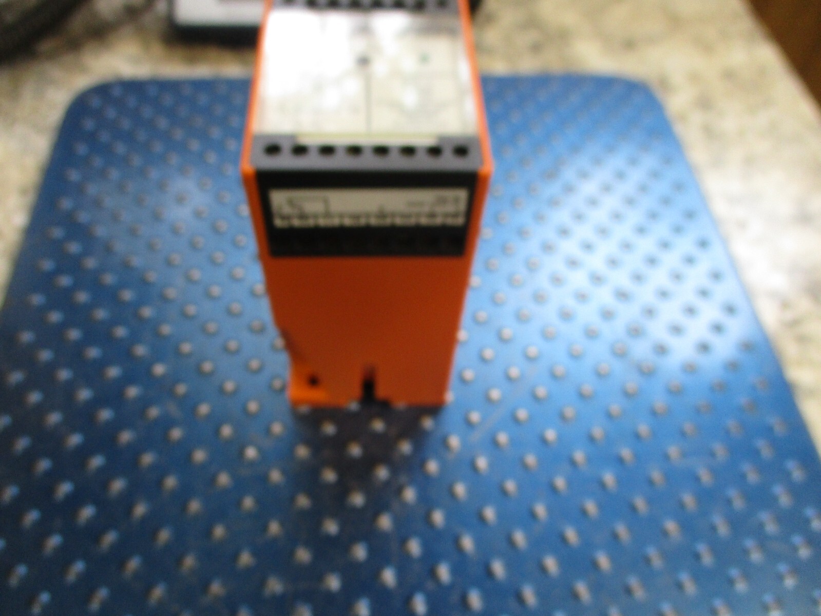 NEW IFM EVALUATION ELECTRONICS 110V 24V DC VS0100