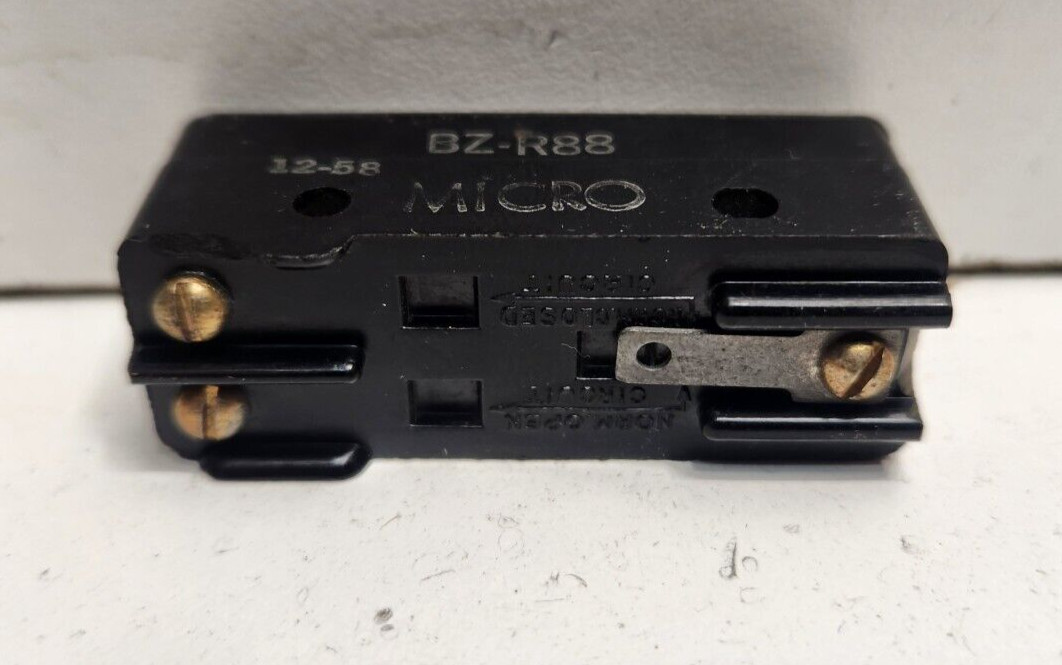 NEW OLD STOCK! MICRO-SWITCH 10A 460V TOP PIN PLUNGER SWITCH BZ-R88