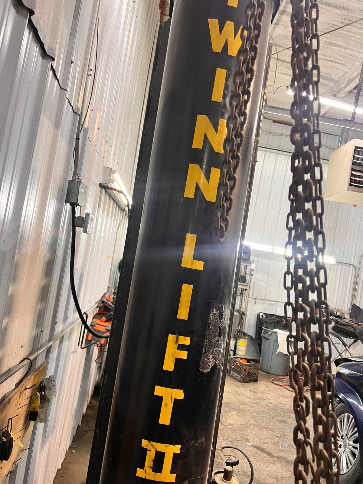 9000lb CAR/TRUCK HOIST TWINLIFT BY CHASSIS LINER W/OVERHEAD BOOM ENGINE LIFT