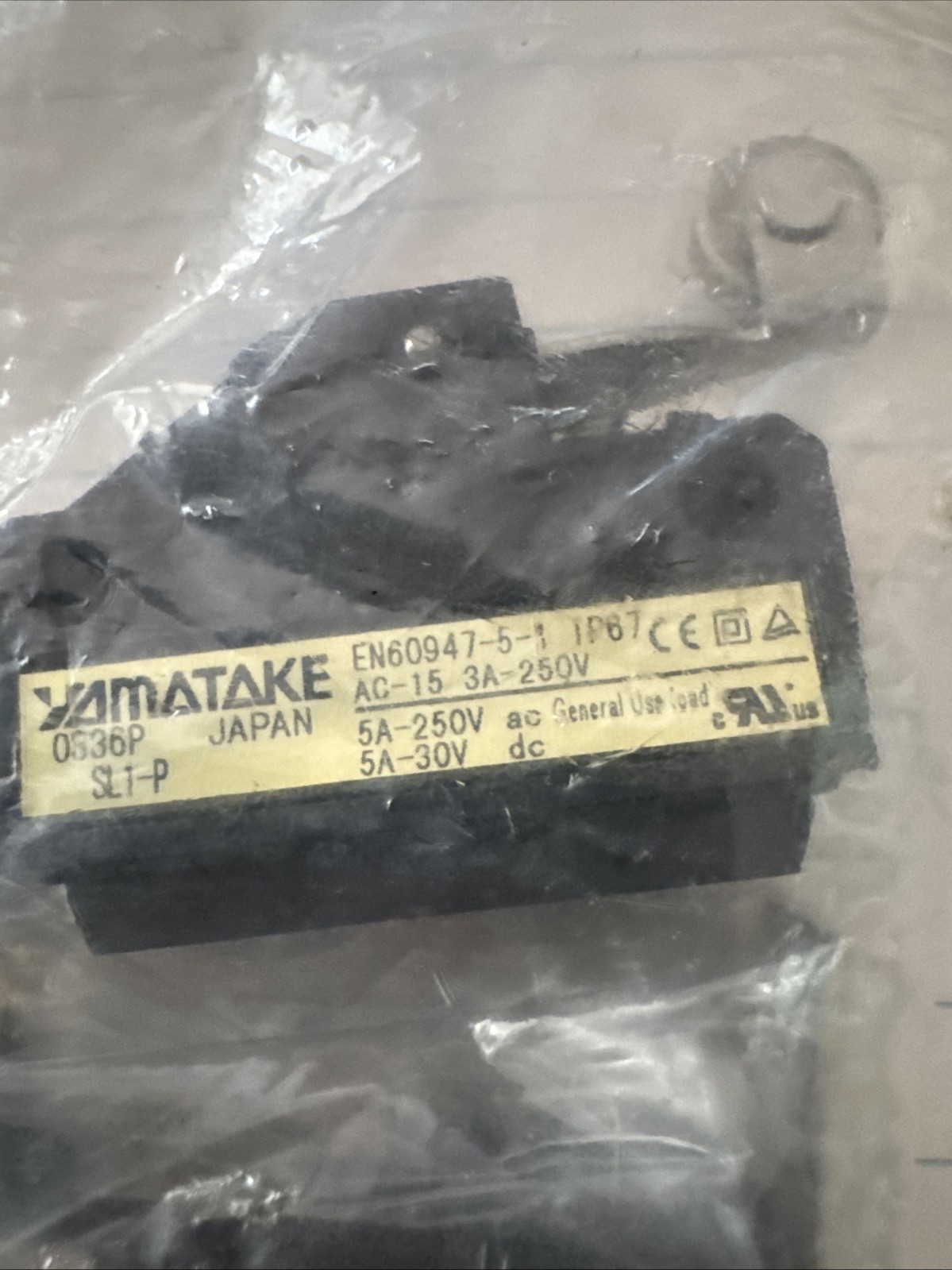 Yamatake EN60947-5-1 IP67 Safety Switch NEW SEALED PKG FAST SHIP