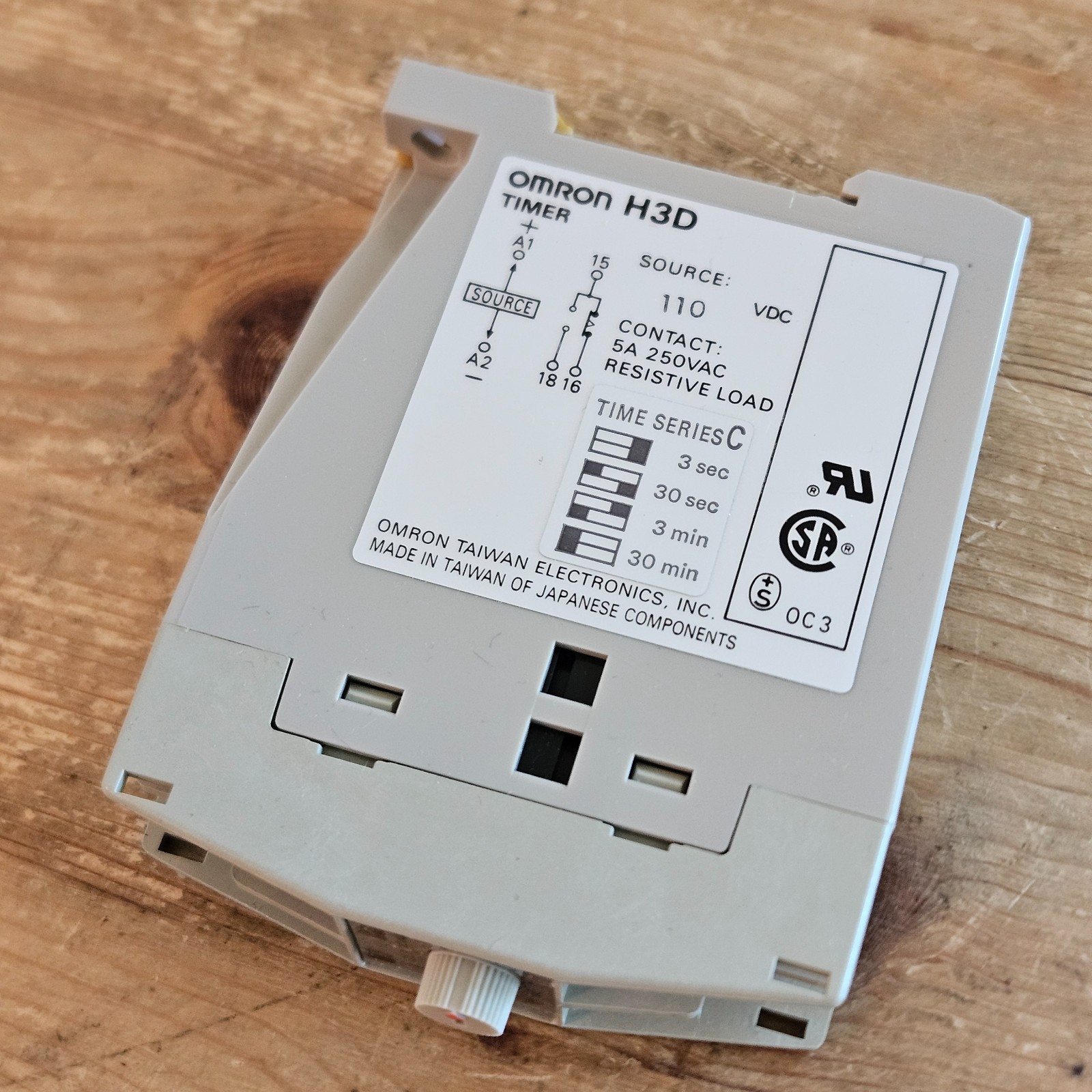 OMRON 1/10SEC 1/10MIN TIMER H3D AC110v 5A 250VAC