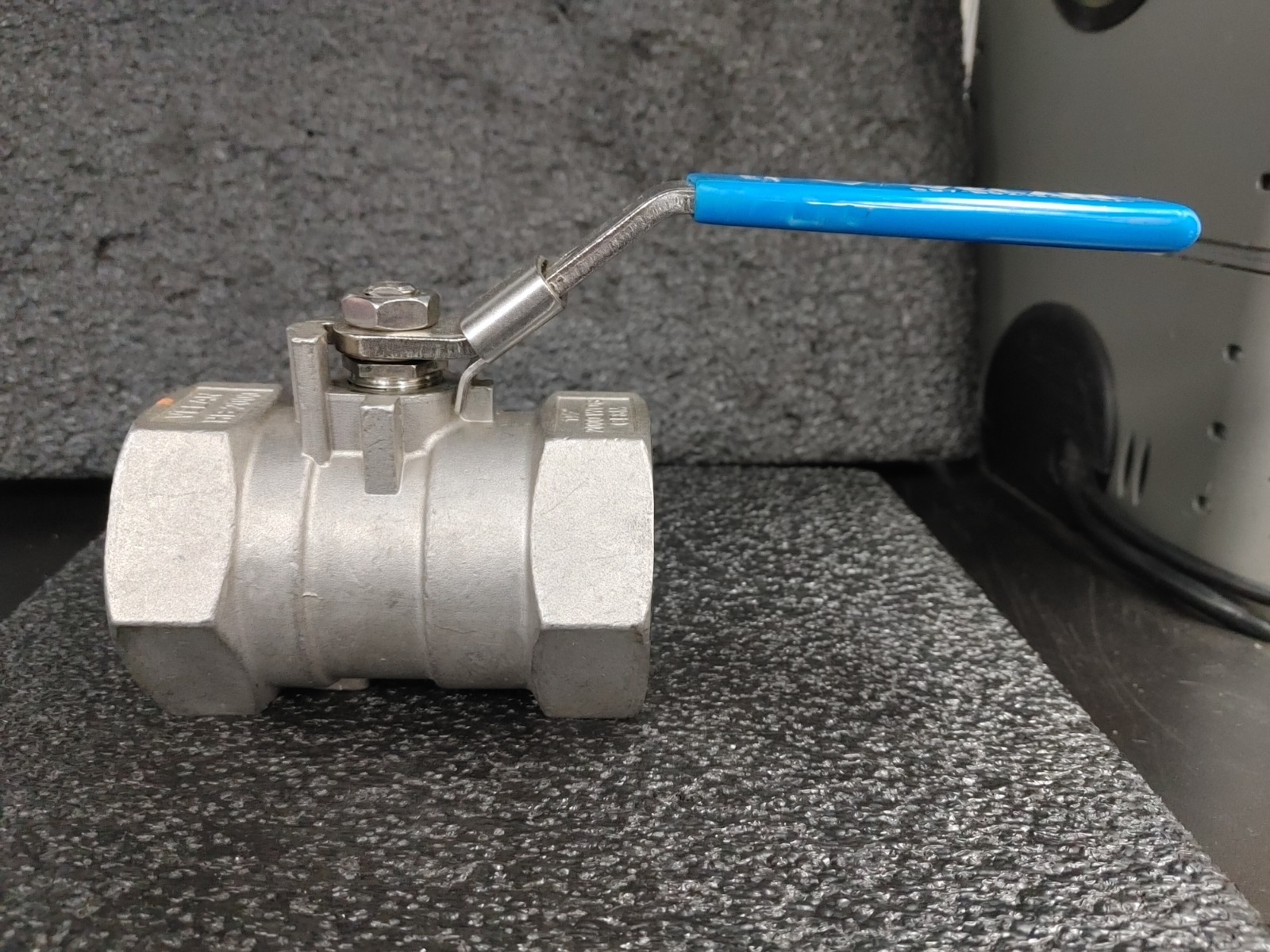 VELAN S07-B0213-SSEA HB2000 1 1/2″ 2000 WOG CF8M Memoryseal Resilient Ball Valve