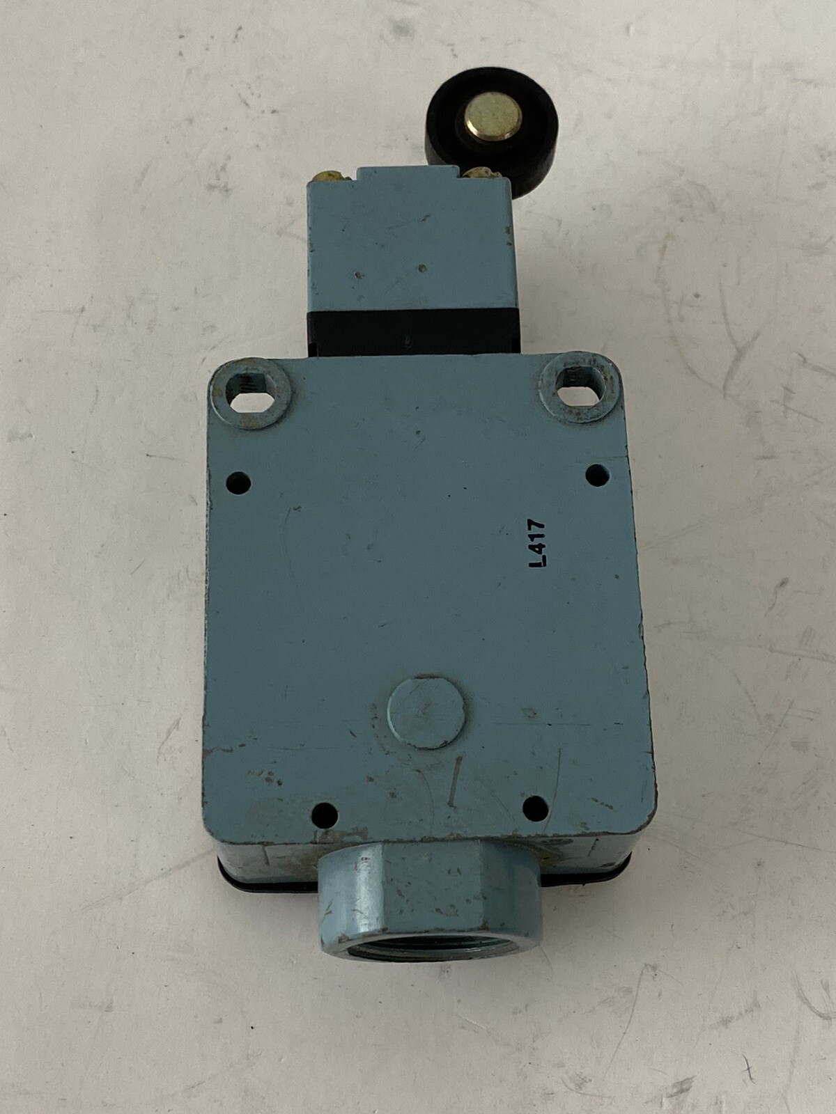 TELEMECANIQUE XCK-L LIMIT SWITCH W/ ZCK-L1 BODY W/ ZCK-D15 OPERATOR HEAD