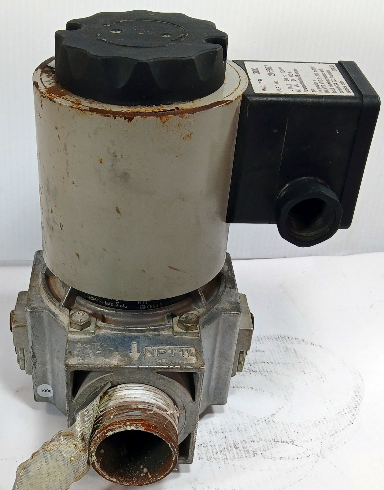1 USED KARL DUNGS 216967 MAG TYPE 300 NATURAL PROPANE GAS VALVE ***MAKE OFFER***
