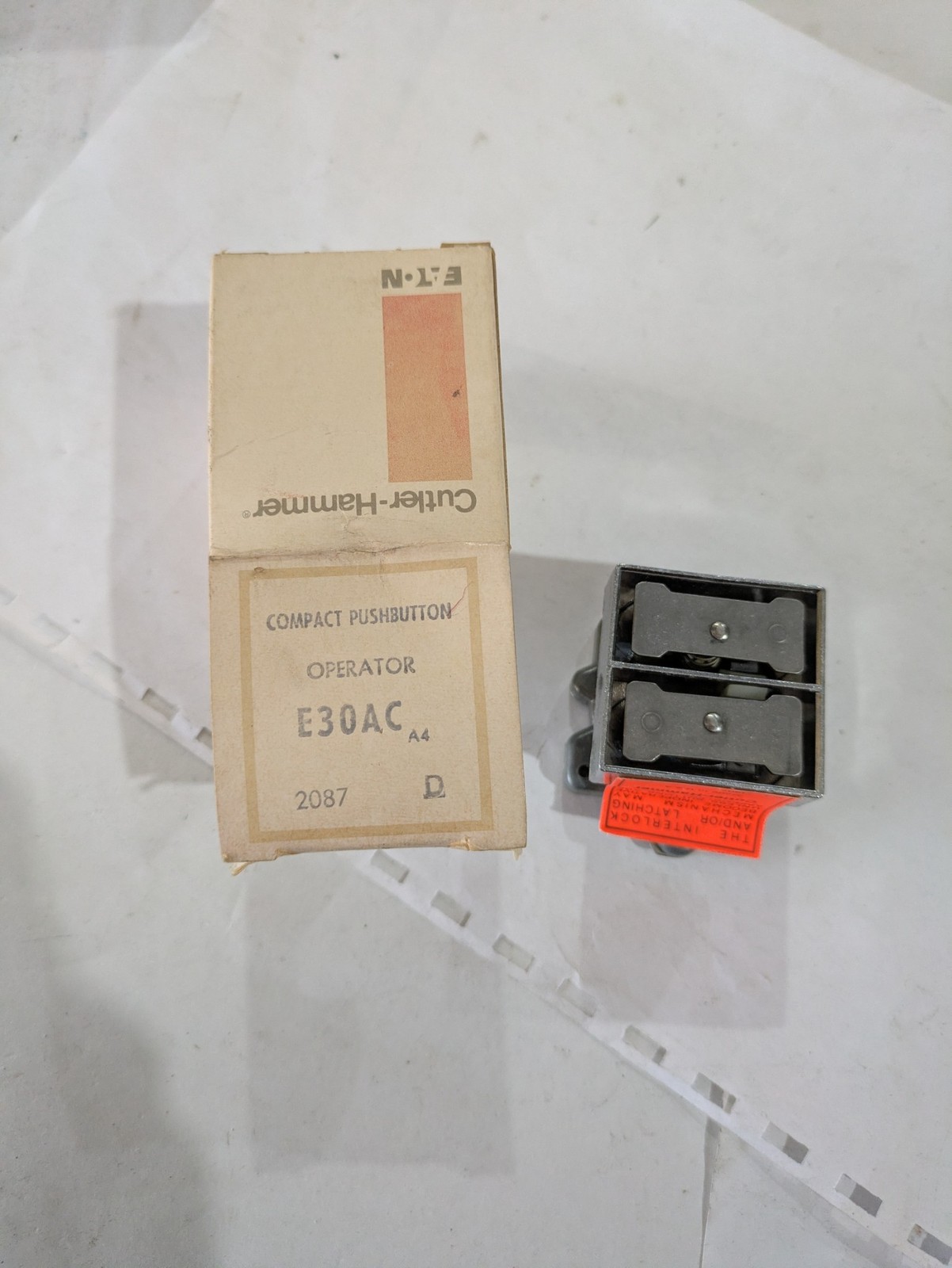 CUTLER-HAMMER COMPACT PUSHBUTTON OPERATOR E30AC