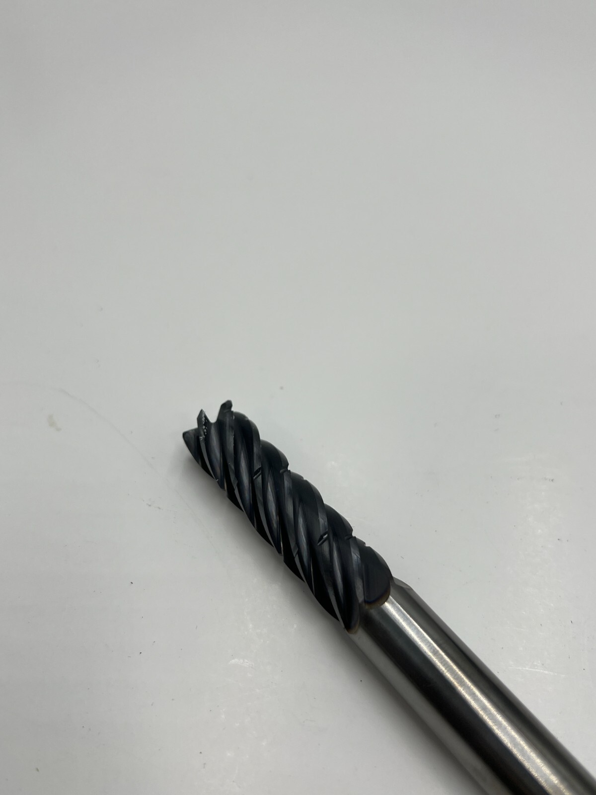 SCS638R-0.500-D3-R030. 0-Z6 Solid Carbide Multi-flute with Chip Splitter Corner