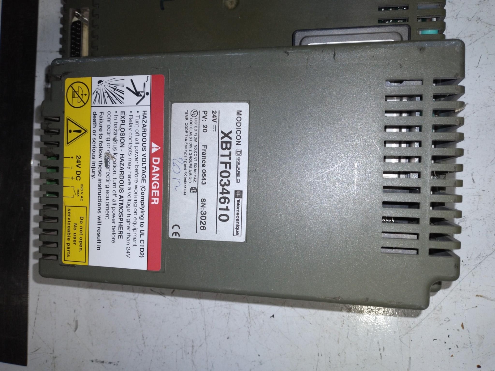 TELEMECHANIQUE MAGELIS MODICON XBTF034610 24V