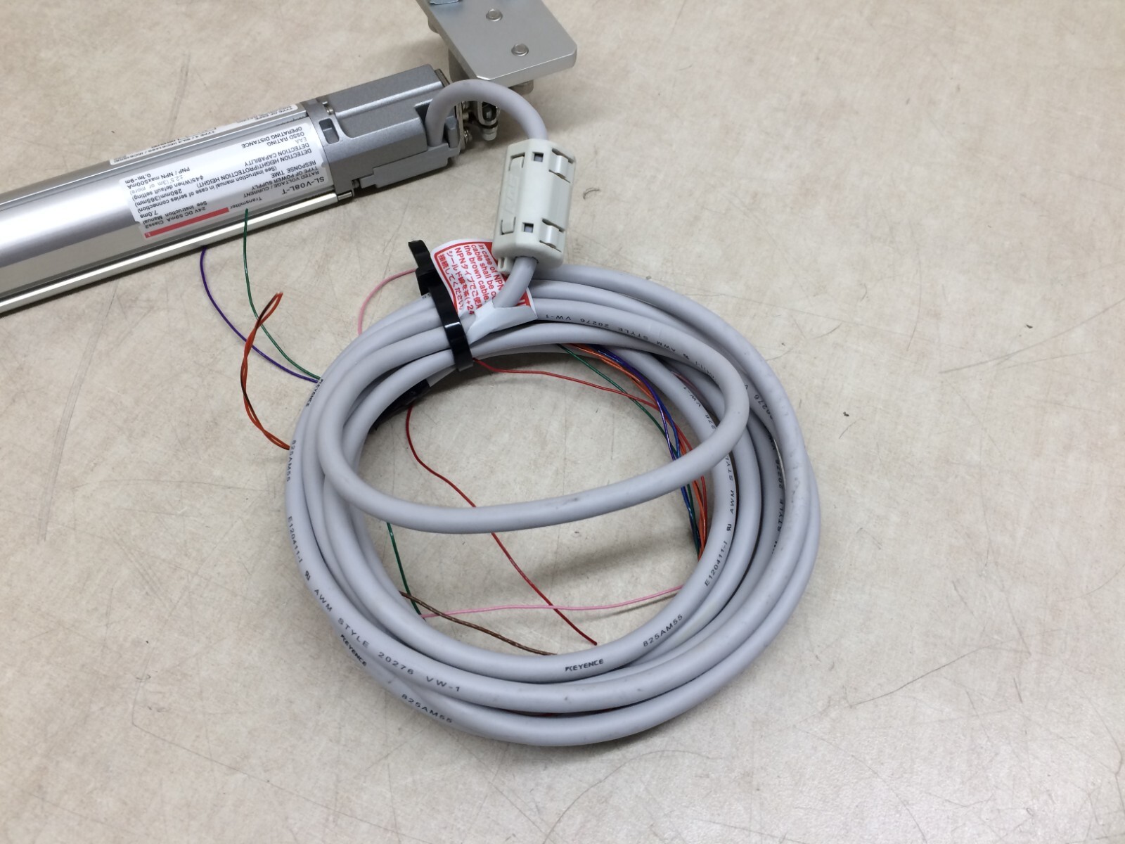 Keyence SL-V08L Safety Light Curtain Transmitter & Receiver SL-V08L-T SL-V08L-R